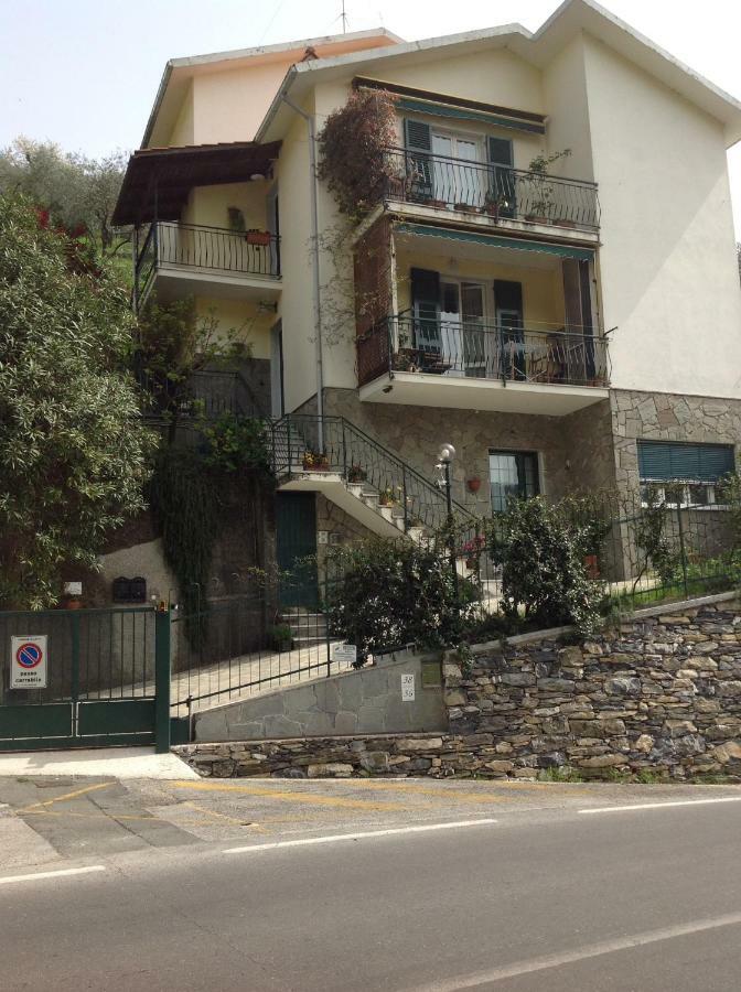 Il Nido Della Rondine Panzió Leivi Kültér fotó