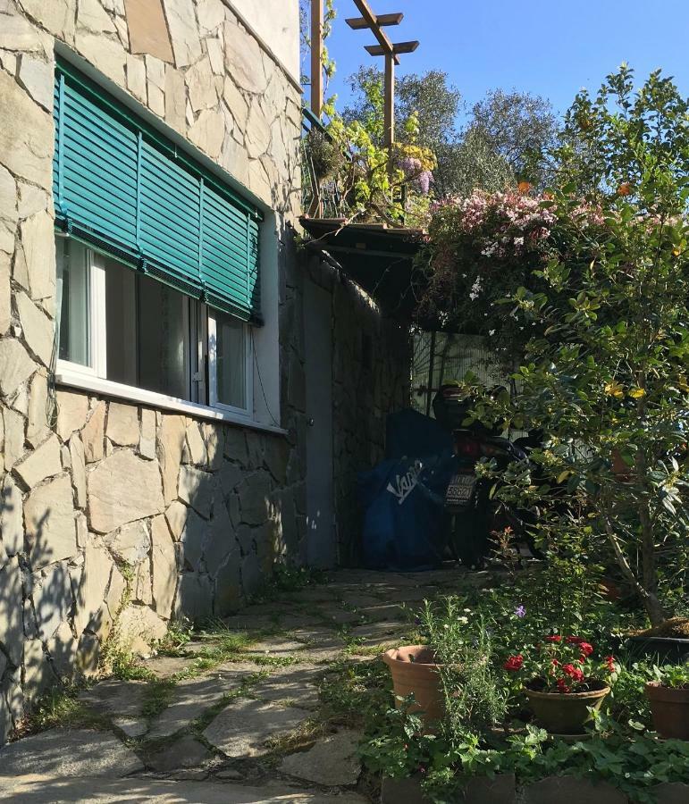 Il Nido Della Rondine Panzió Leivi Kültér fotó